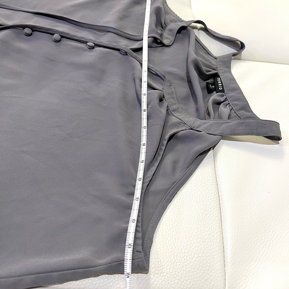 Torrid GREY GEORGETTE BUTTON-LOOP SEMI SHEER TANK TOP - Picture 6 of 9